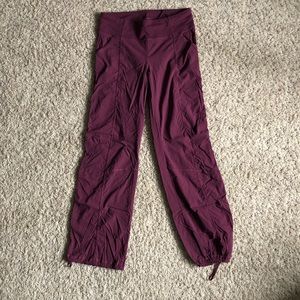 Lucy Get Going Pant in Wine - Excellent Cond
